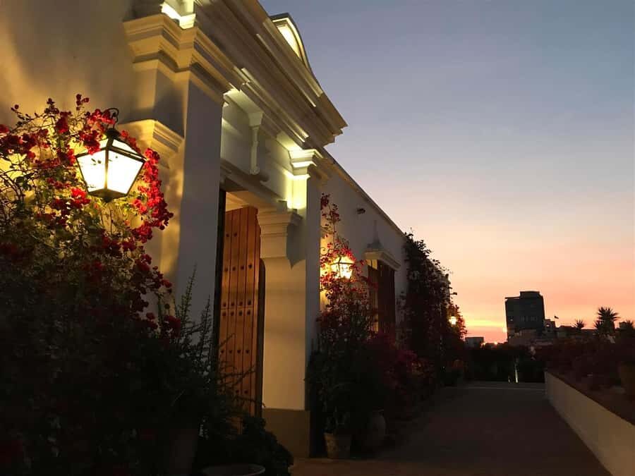 Lima: Huaca Ruins and Larco Museum at Night with Dinner - Who this Lima night tour suits best