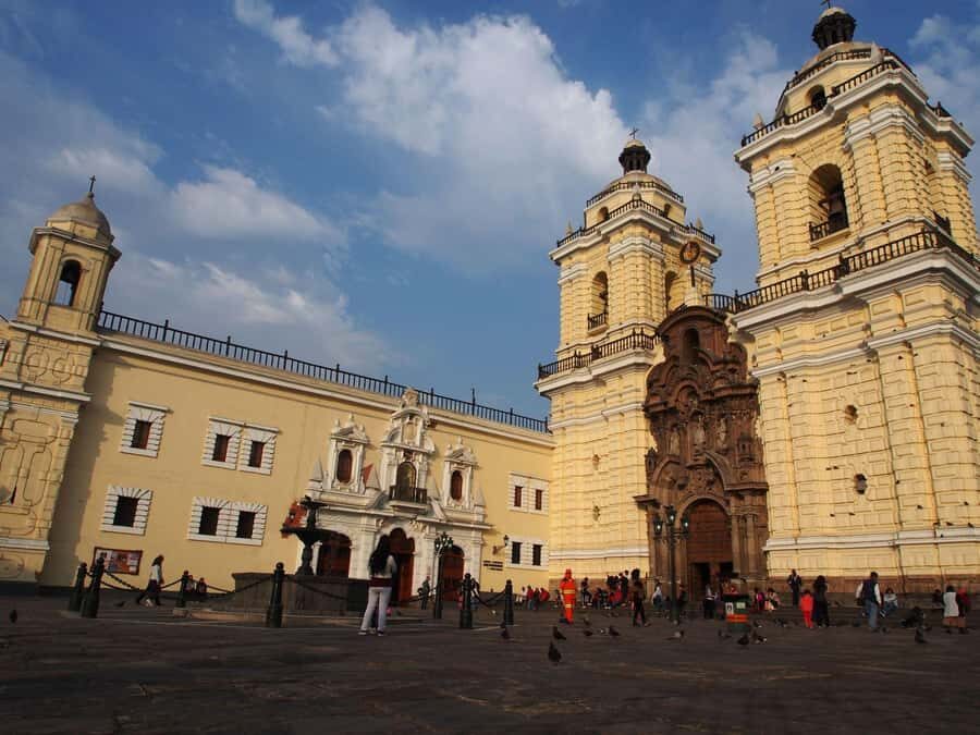 Lima: Incredible City tour half day - Huaca Pucallana and San Isidro’s Olives: Lima’s older heartbeat
