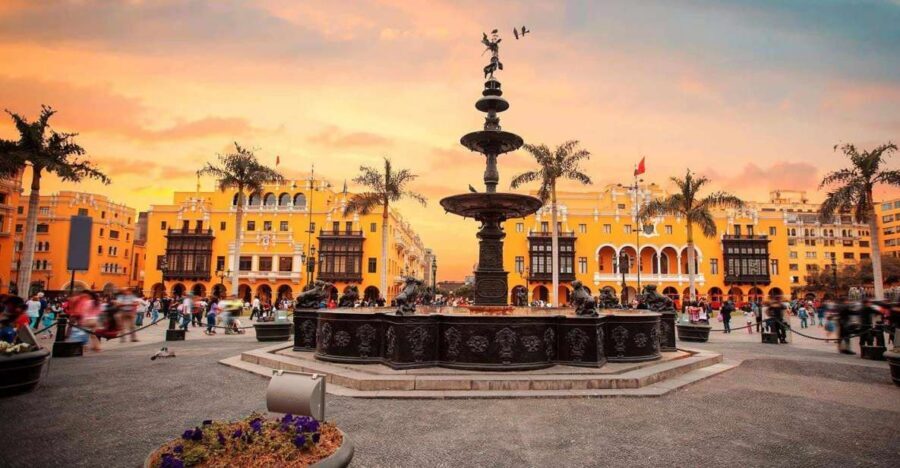 Lima: Incredible City tour half day - San Francisco Church and Convent: catacombs at the end