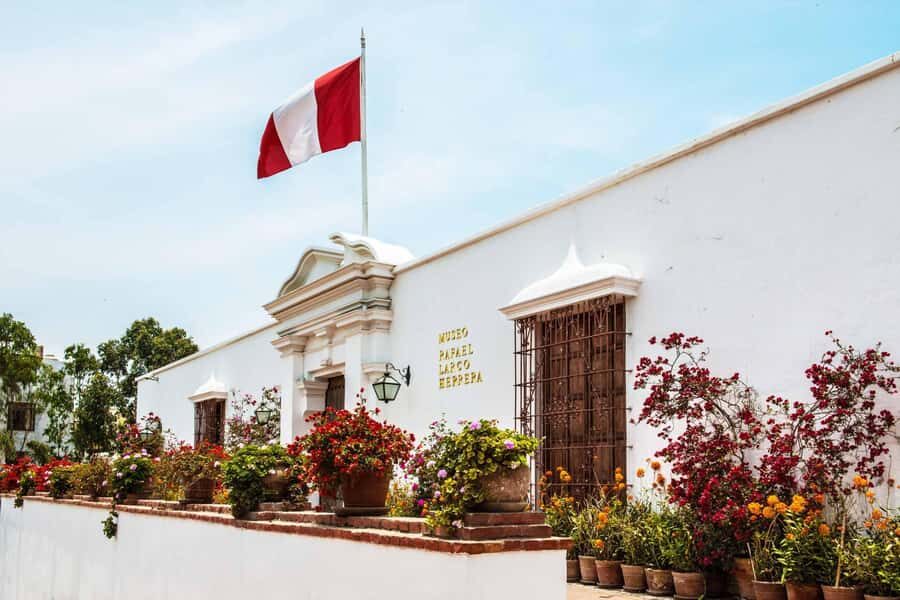 Lima: Larco Museum Entry Ticket - Moche pottery and daily life scenes you can read at a glance