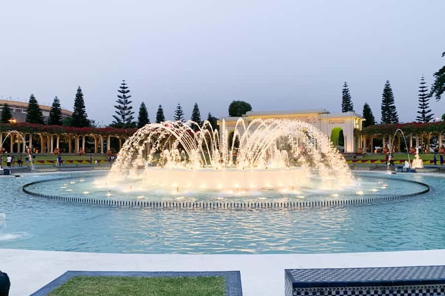 Lima: Lights, Pisco, and Fun Night Tour and Pisco Tasting - What to bring (and wear) for Lima evenings near the fountains