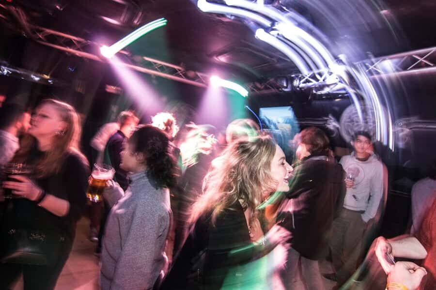 Lima: Party tour Fridays Barranco / Saturdays Miraflores - Bar-by-bar flow: how the deals shift through the night