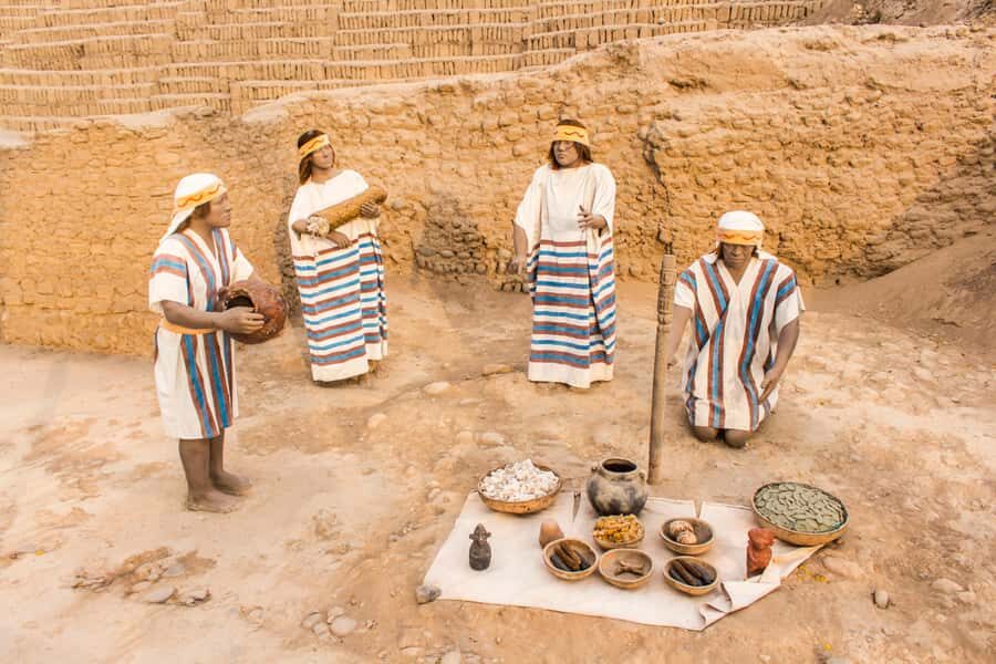 Lima: Private Tour to Huaca Pucllana and Huaca Mateo Salado - Lima huacas are not museum pieces