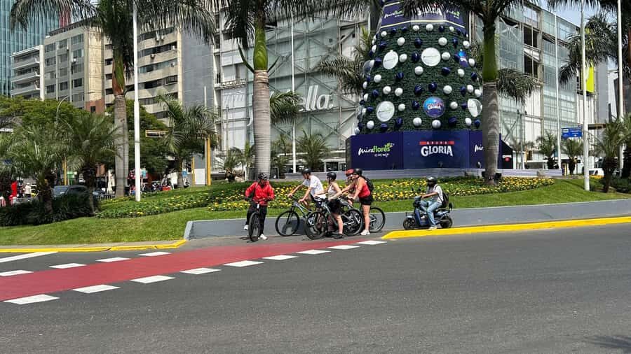Lima: Sightseeing Bike Tour with Food and Drink Tastings - What to bring (and what to wear) so the ride feels easy