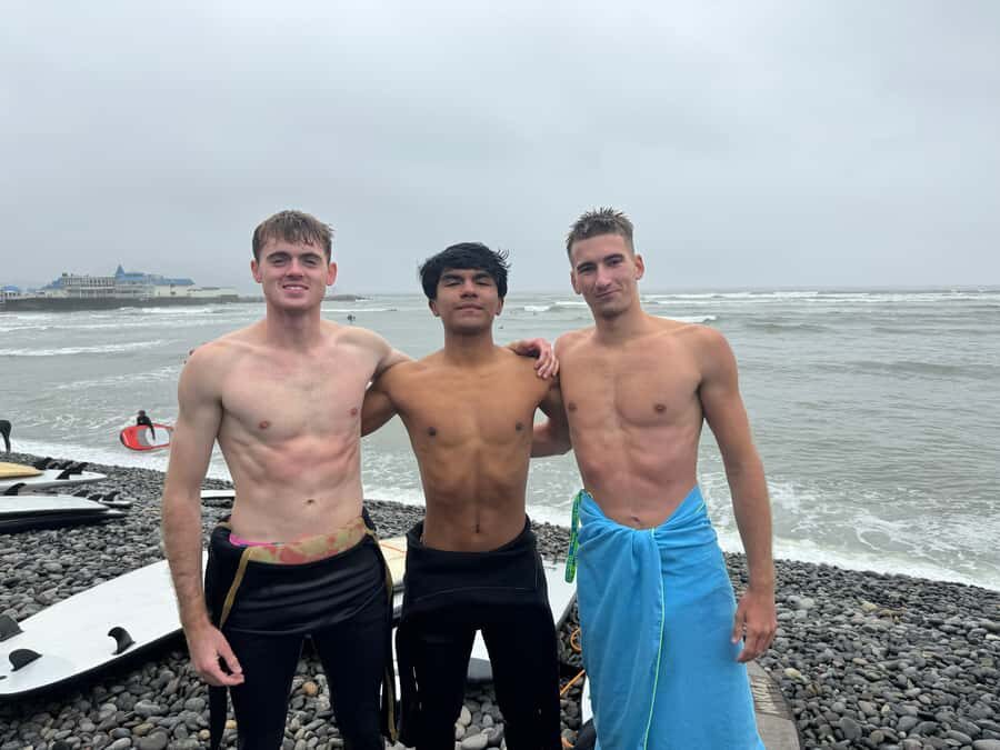 Lima: Surf Class with Equipment and Instructor - Key highlights at a glance