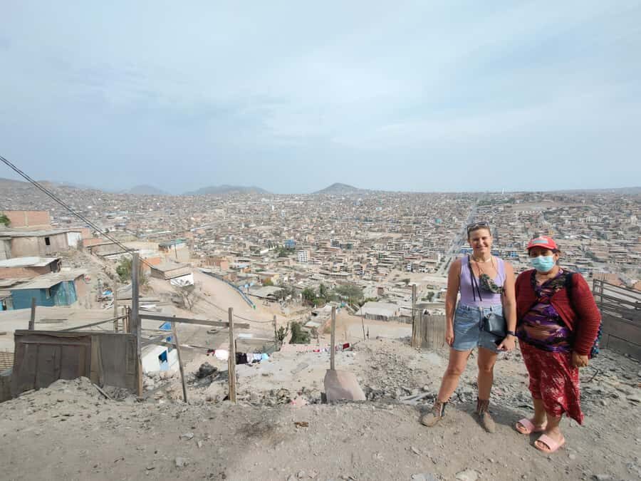 Lima: Villa El Salvador Shanty Town Tour - Arriving at Villa El Salvador: the walk starts with a story, not a lecture