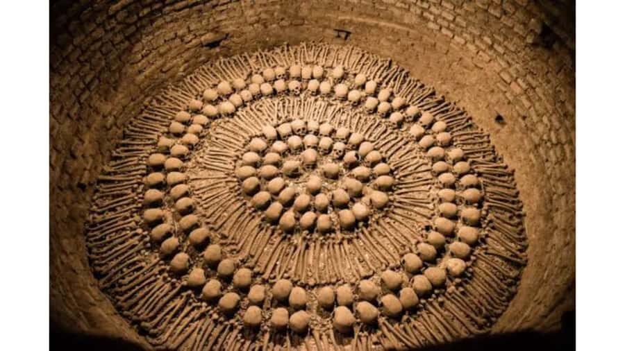 LIMA WALKING TOUR CATACOMBS FROM MIRAFLORES, HISTORICAL CENTER, WINES+BUS - Plaza San Martín and Jirón de la Unión: where the story starts