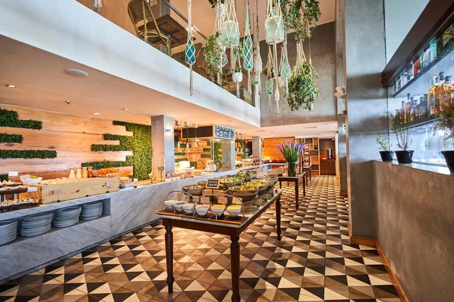 Lunch Menu at Mangos Larcomar restaurant - Where the Lunch Starts: Larcomar meeting point and what to plan around