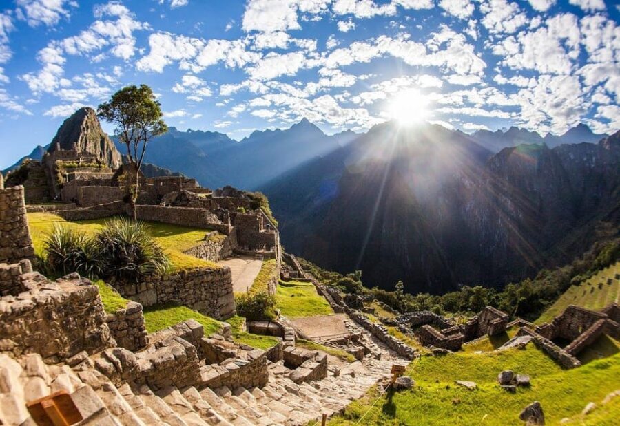 Machu Picchu 2 Days / 1 Night (By Bus) - Day 2: the 4:30 a.m. climb and the sunrise moment