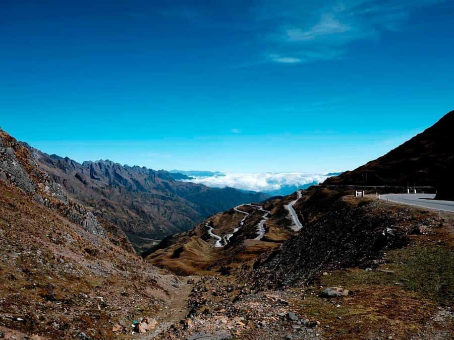 Machu Picchu 2 Days / 1 Night (By Bus) - Abra de Malaga at 4316 m and the microclimate shift