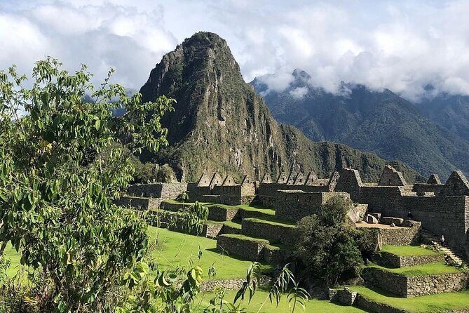 Machu Picchu Full Day Tour from Cusco - Inside Machu Picchu: A Guided Route Through Farming, Sacred Space, and Residential Space
