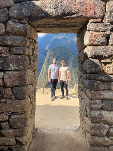 Machu Picchu: Group Guided Tour - Cusco university-style archaeology lessons in the middle of walking