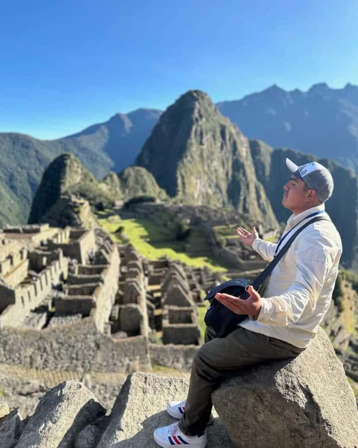 Machu Picchu: historical and photographic guided tour - Arrival at the Citadel: Tickets, Passport, and the First Big View