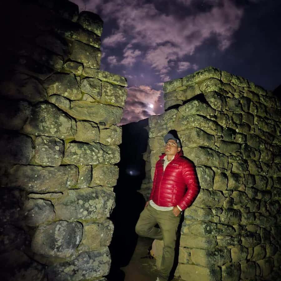 Machu Picchu: historical and photographic guided tour - Getting There: Hotel or Aguas Calientes Pickup and the Ride Up
