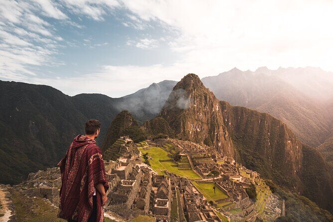 Machu Picchu Mystical Tour Cusco - Peru - Day 1: Cusco to Hidroeléctrica, then the Hike to Aguas Calientes