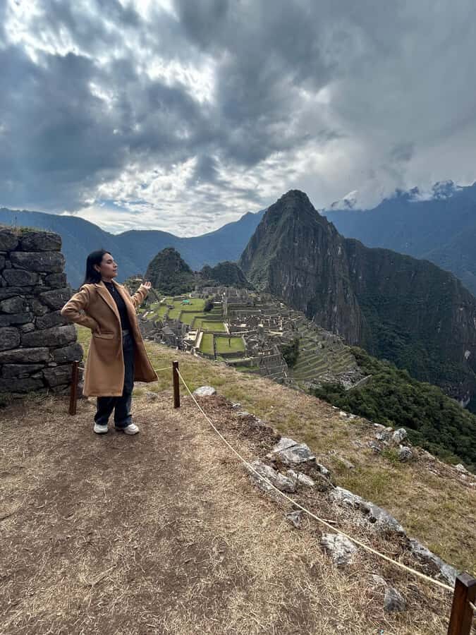 Machu Picchu: Private Tour Guide Service for up to 15 people - Language, accessibility, and age limits you should actually care about
