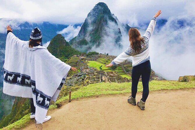 Machu Picchu Small Group Day Tour from Cusco - Ollantaytambo to Machu Picchu: the bus up to Aguas Calientes