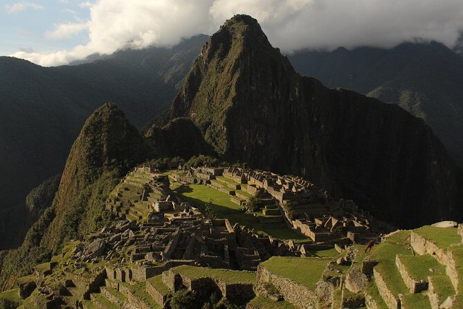 Machu Picchu Tour From Cusco Full Day - Bus and Train Views: Two Perspectives on the Inca Trail Corridor