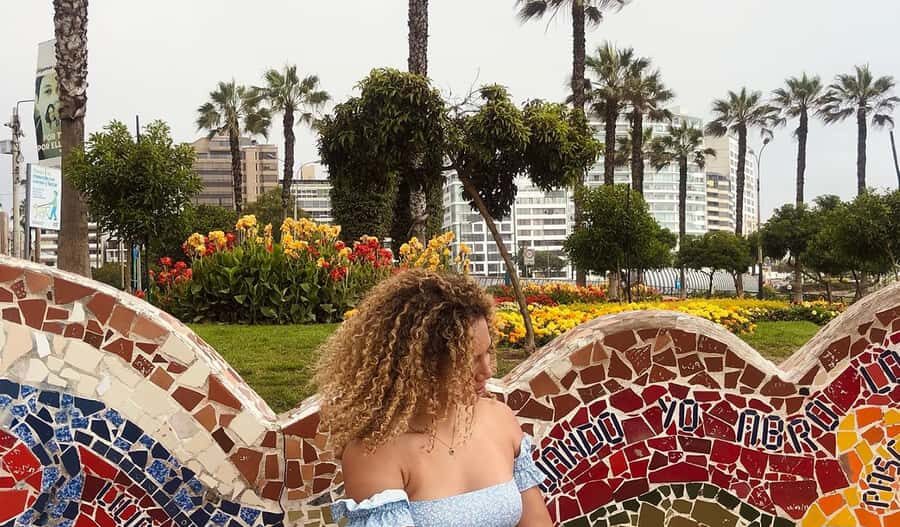 Miraflores & Barranco: Lima’s Modern and Bohemian Tour - Larcomar’s Ocean Promenade: A Smart Break Between Viewpoints