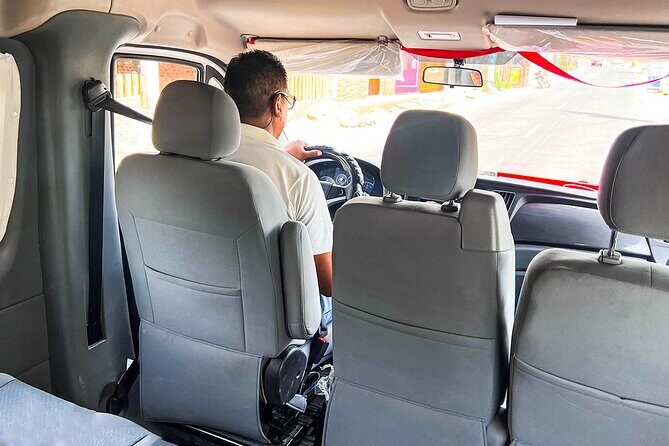 One-Way Shuttle Transfer: Huacachina to Nazca - On the road in a comfortable van: the real comfort is how clear it feels