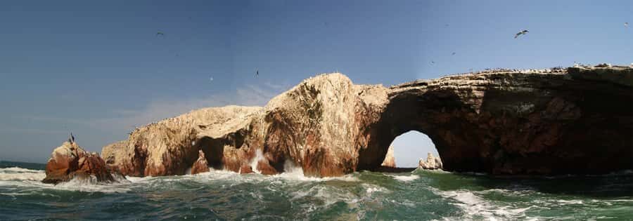 Paracas: Ballestas Islands and Paracas Reserve Tour - Candelabro on the Paracas Peninsula: A Quick Stop With Real Mystery