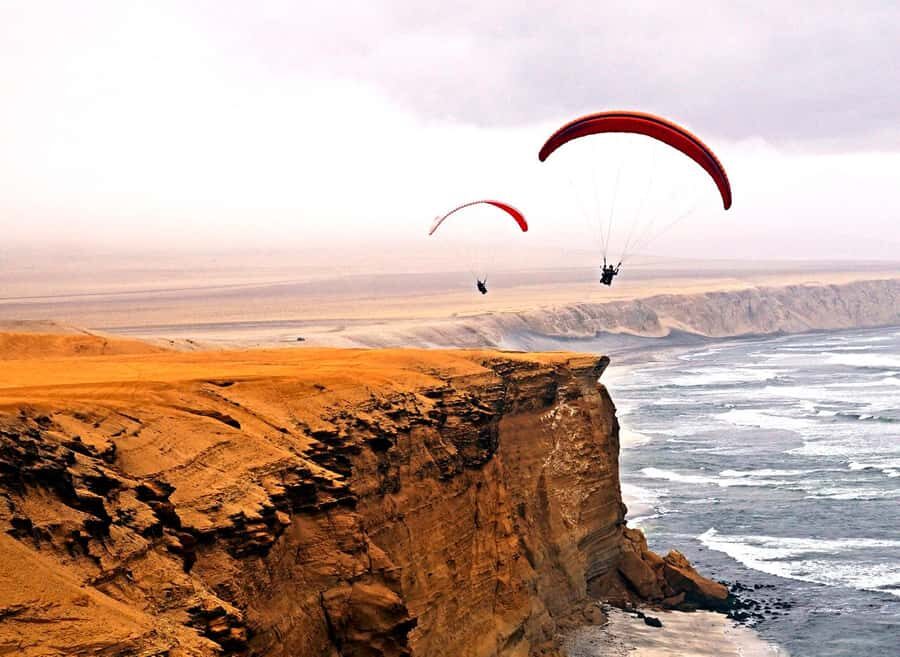 Paracas : Paragliding - Fly Like a Bird - What you’ll see from above (and what to expect visually)