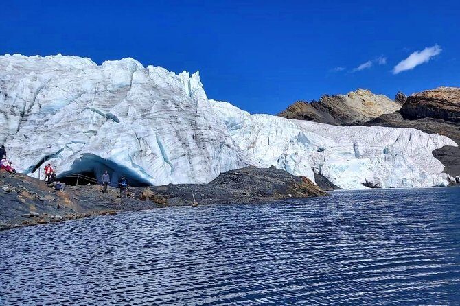 Pastoruri Glacier - Weather and clothing: the tour runs in all conditions