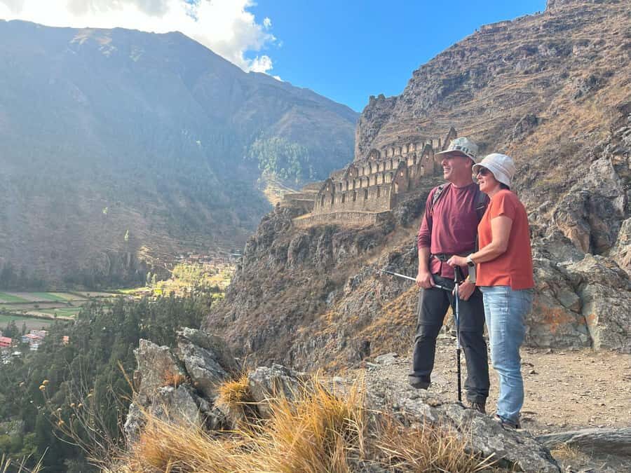 Pisaq, Ollantaytambo, Chinchero - Sacred Valley Experience - The pre-Pisac viewpoint stop: quick photos and early shopping time