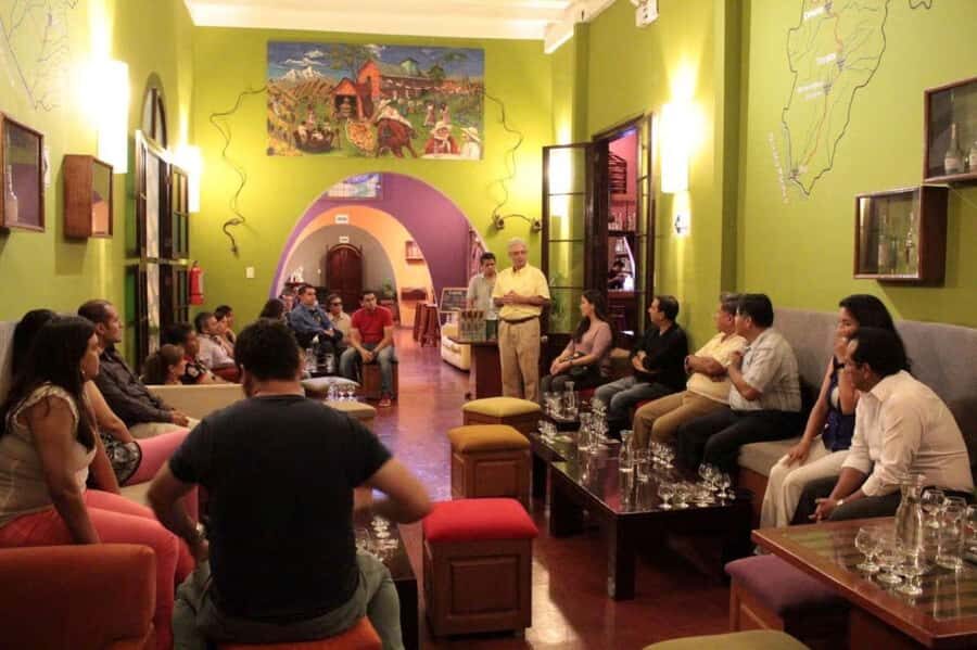 Pisco and beer tour of Lima - A Lima night that mixes spirits, beer, and cocktail culture