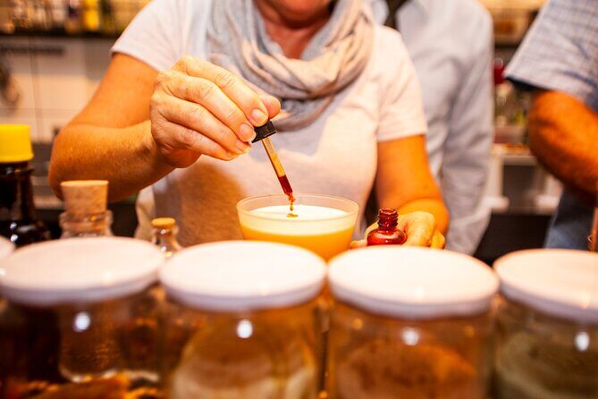 Pisco Sour Secrets: Hands-On Mixology in Historic Cusco - Making a real Pisco Sour: shaking, foam, and balance