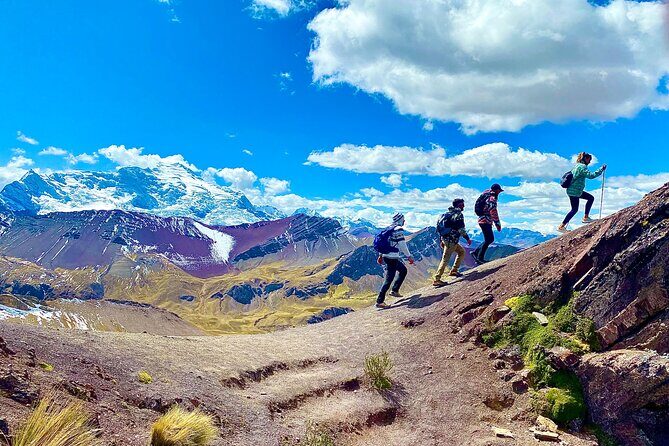Private Tour Rainbow Mountain + Red Valley + LUNCH - Private tour perks: trilingual guidance and pace control