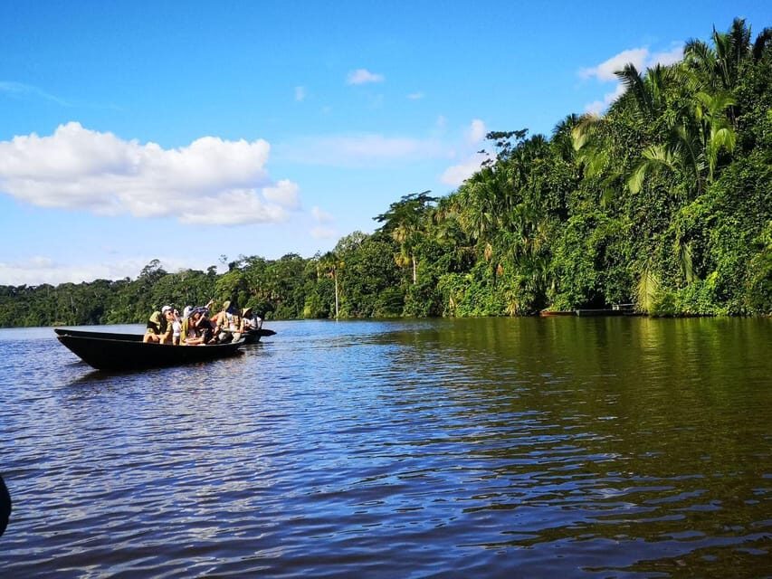 Puerto Maldonado: Lago Sandoval Day Trip with Lunch - Rowboat on Lago Sandoval: Wildlife Viewing Without the Guesswork