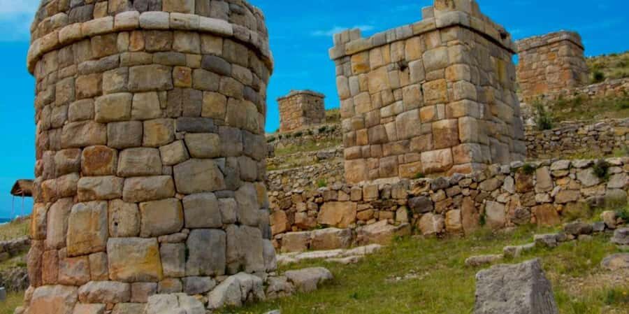 Puno: Chucuito, Aramu Muru, and Juli Day Trip - From Puno Pickup to Chucuito: start where the views hit hardest