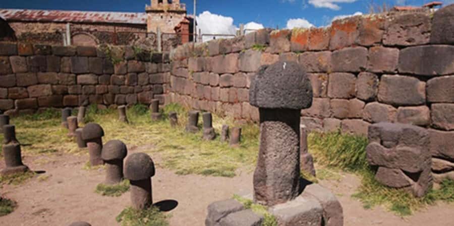 Puno: Chucuito, Aramu Muru, and Juli Day Trip - Chucuito’s Temple of Fertility: learning the symbols behind the site