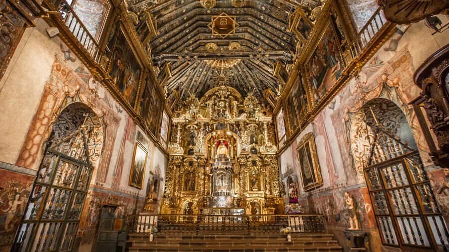 Puno: Route Of The Sun to Cusco with Lunch and Ticket Option - Raqchi archaeological park: reading the Temple of Wiracocha