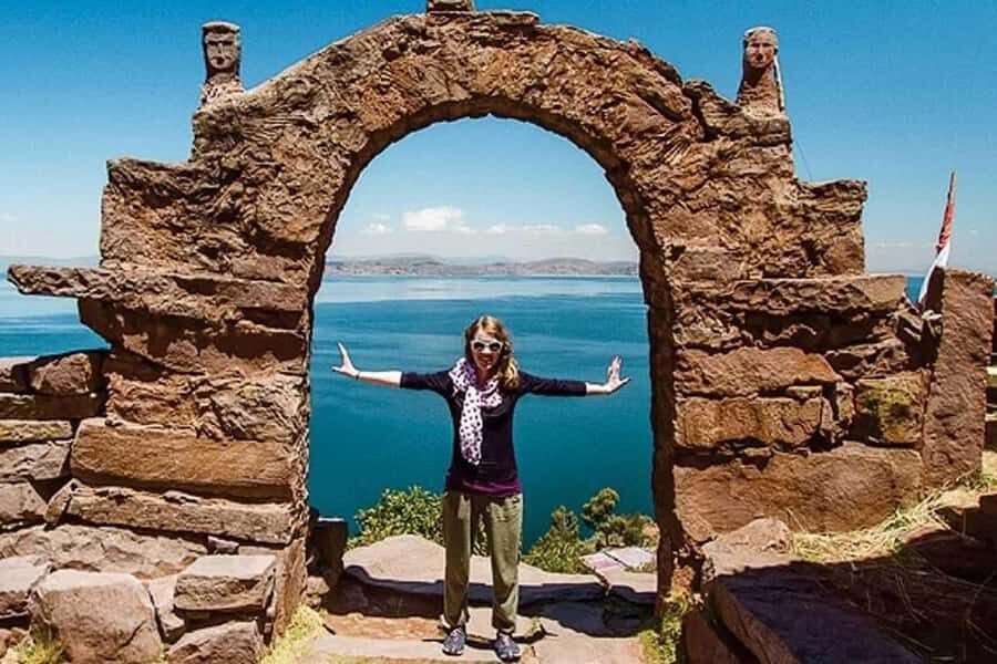 Puno: Uros and Taquile Islands Full-Day Tour with Lunch - Getting from Puno to the islands: transfers and speedboat rhythm