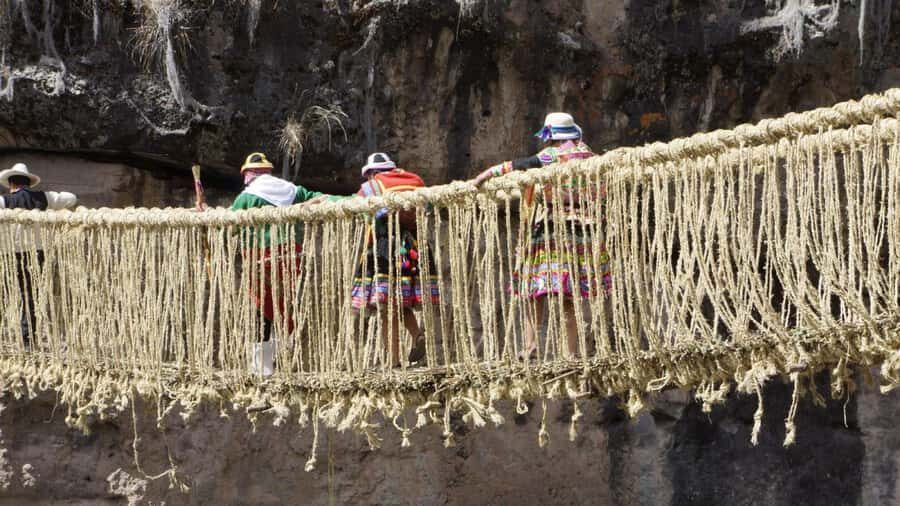 Queswachaka : Tour Inca bridge - Quehue and Queswachaka: the Inca suspension bridge moment