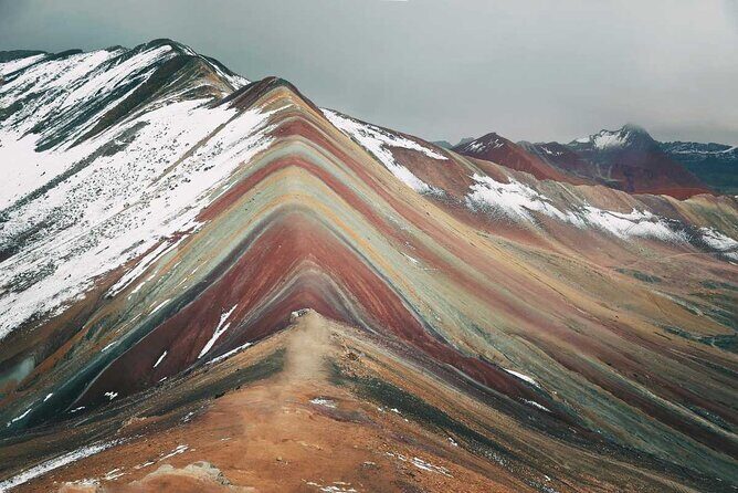 Rainbow Mountain Perú Full Day Group Shared Service - The Red Valley viewpoint detour: a second angle on the colors