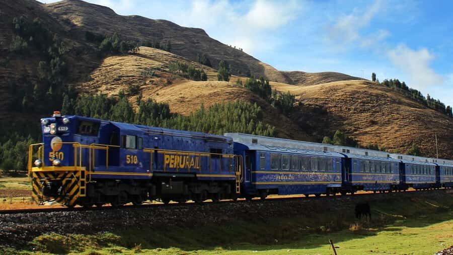 Rainbow Mountain tour and Machu Picchu tour by train - Day 1 Vinincunca at dawn: what the Rainbow Mountain hike really feels like