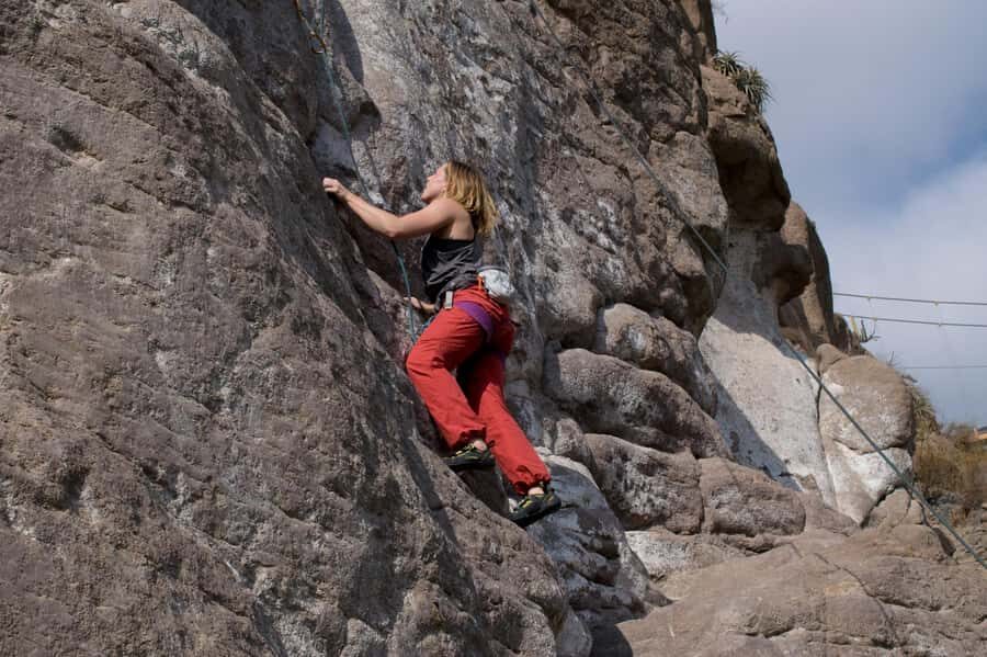Rock Climbing in Arequipa, Perú - Safety first, then climbing for real: how the 3-hour session runs