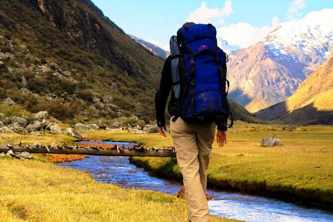 Salkantay Trek Standard 5D/4N - Day 1: Mollepata Breakfast to Humantay Lake, Then Salkantaypampa Views