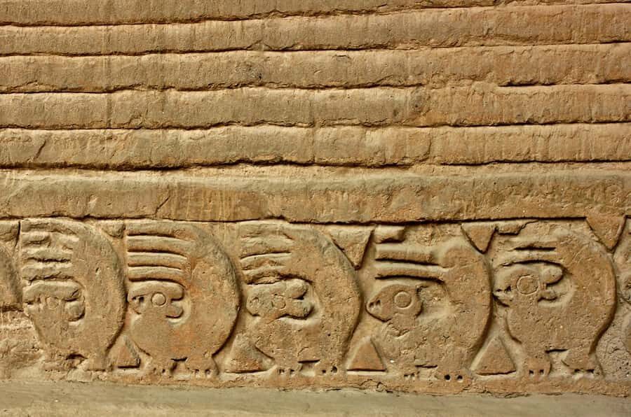 Shore Excursion from Salaverry port - Huaca del Sol and Huaca de la Luna: adobe pyramids with layers of power