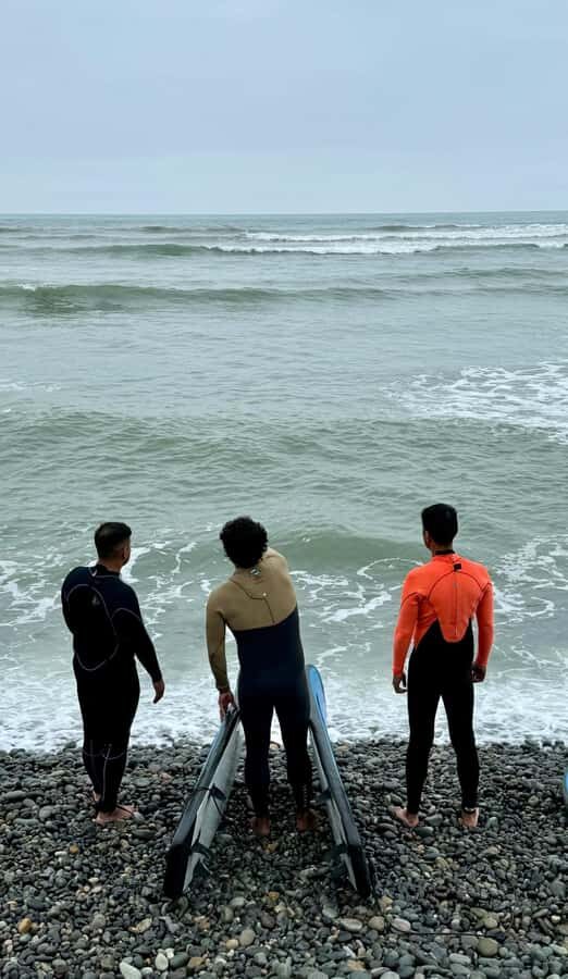 Surfing experience in Lima - Language Support: How English, German, and Spanish Keep Learning Simple