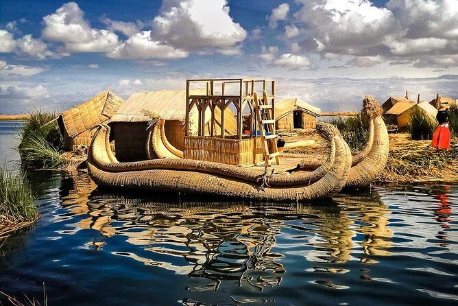 Titicaca Lake 2 Day 1 Night from Cusco to Puno - Day 1 Sun Route highlights: Andahuaylillas and Raqchi are the payoff