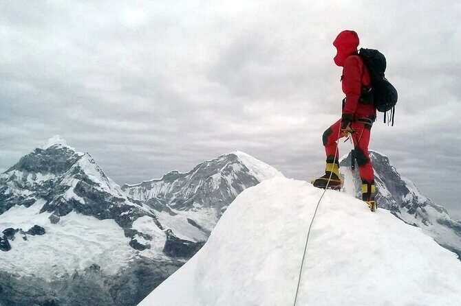 Tour Climbing Nevado Mateo | Your First 5,150 m Summit | 12 Hours - The summit push from San Mateo: about an hour, big rewards