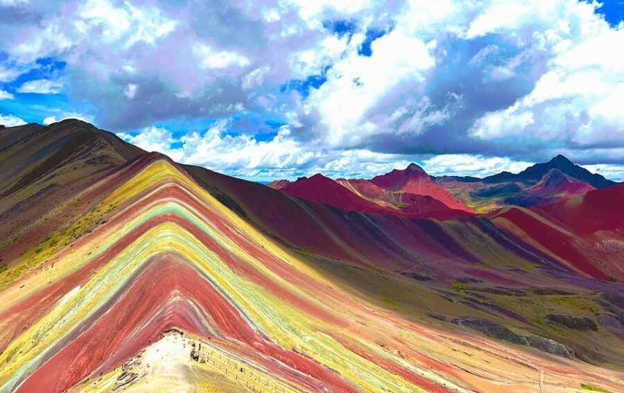 Tour de un día a la Montaña del Arco Iris y el Valle Rojo - Down through the Red Valley: fewer people, more color