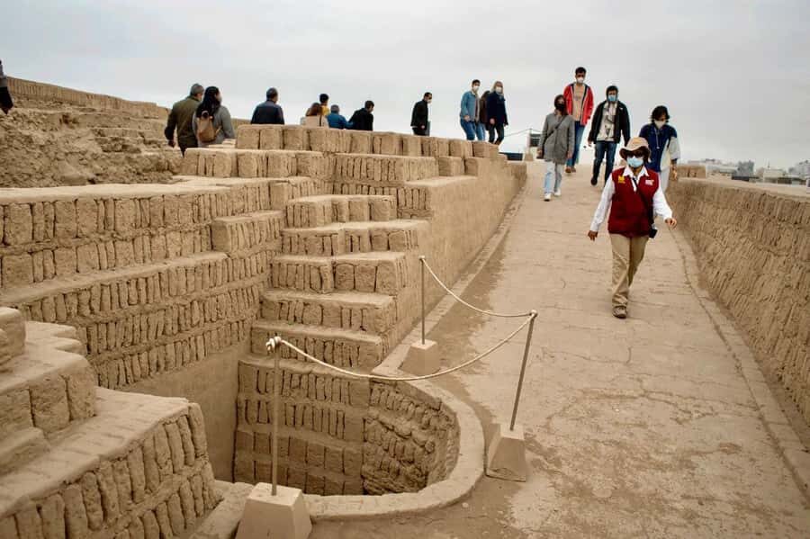 Tour Huaca Pucllana: Pyramids and Pre-Columbian Antiquity - Huaca Pucllana: why this Lima stop feels different