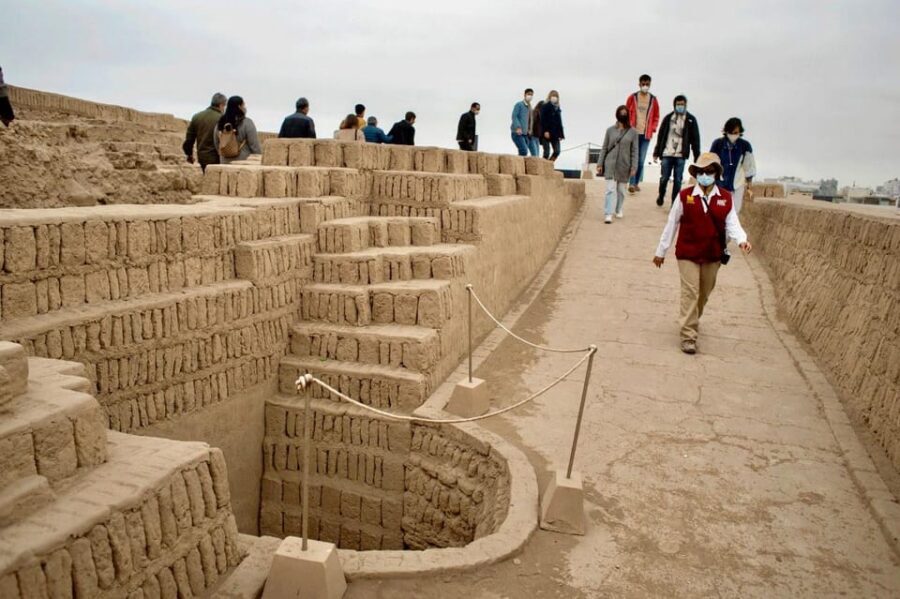 Tour Huaca Pucllana: Pyramids and Pre-Columbian Antiquity - Lima views: the payoff beyond the ruins
