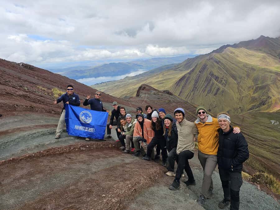 Tour Pallay Punchu Trek Full Day - The Van Ride to Cusipata: Lunch After the Mountains