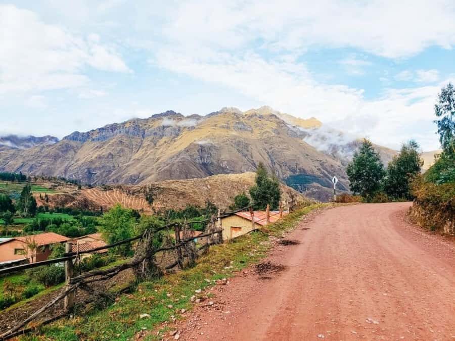 Tour Rainbow Mountain - Breakfast stop: fuel, calm, and a chance to get ready